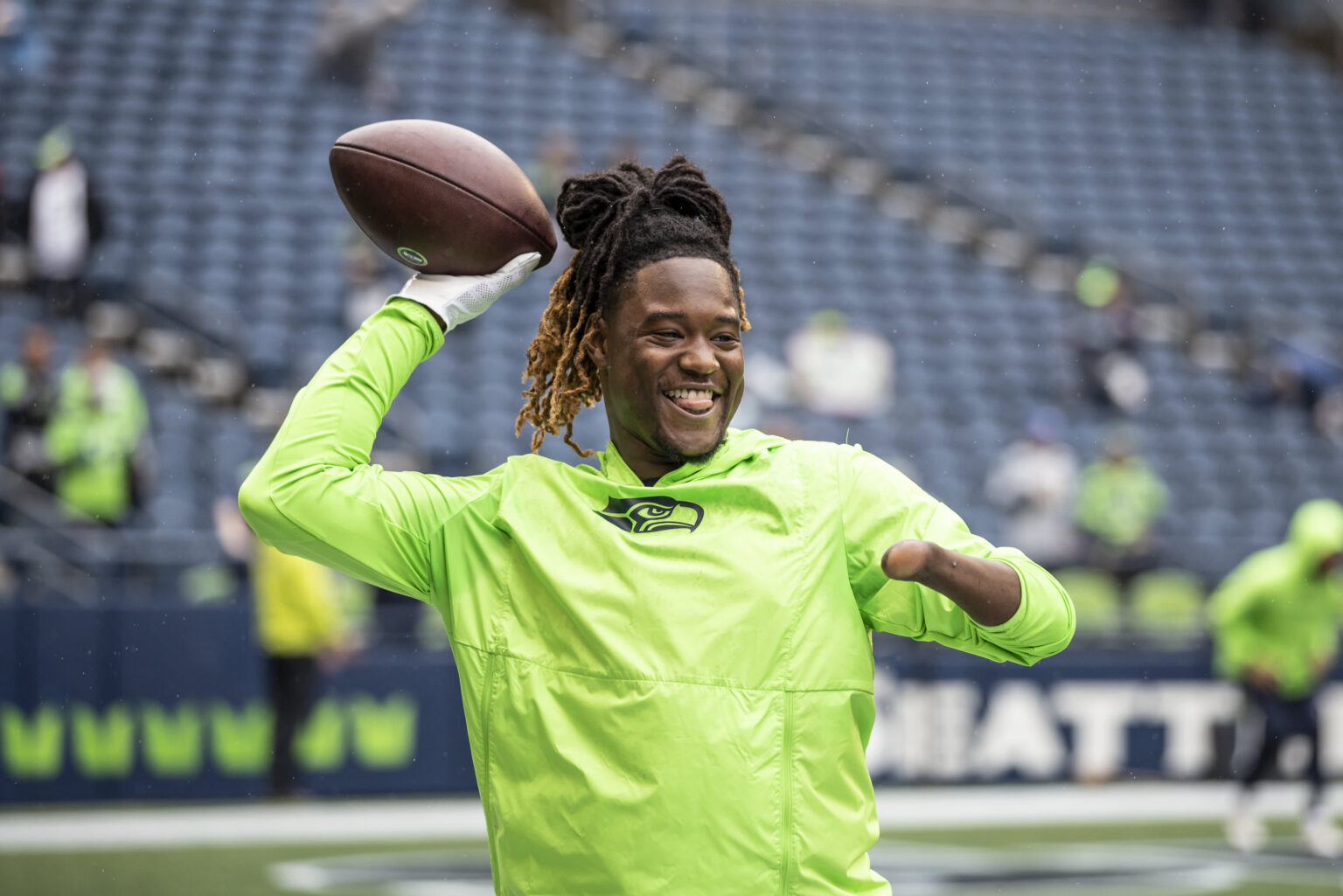 Onehanded NFL player Shaquem Griffin Makes NFL History