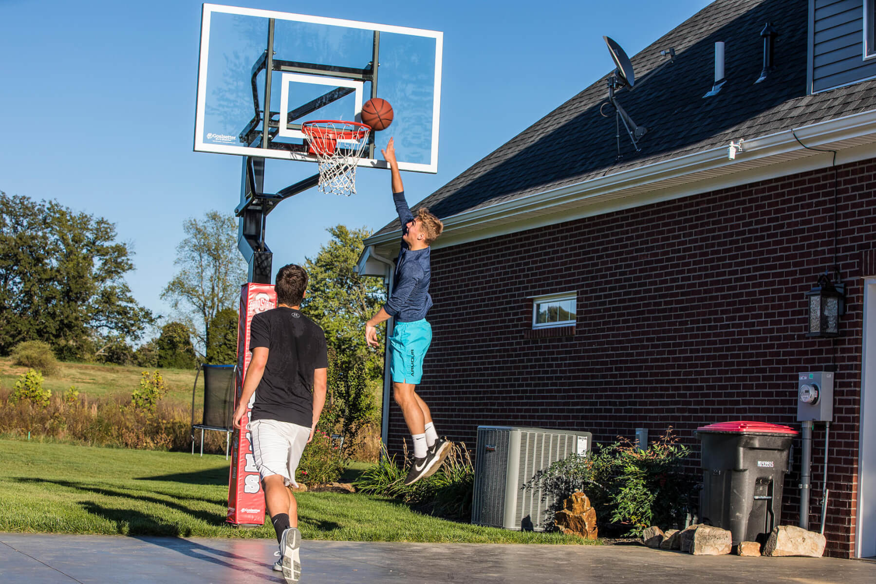 Outdoor basketball. Spalding NBA на площадке. Basketball Outdoor. Best Outdoor Basketball Hoop. Basketball Sports ground.