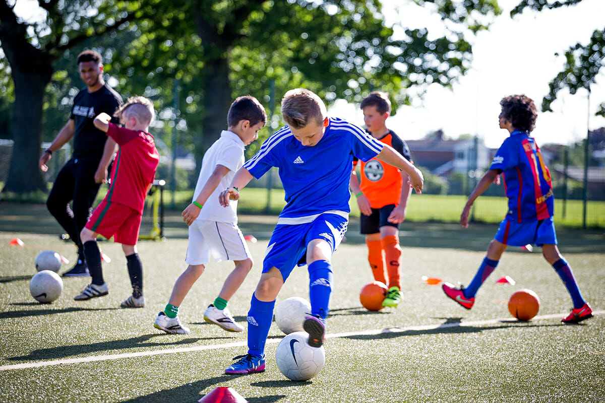 You are playing football. Футбол дети. Игра футбол. Футбол скилс. Футбол для детей 10 лет.